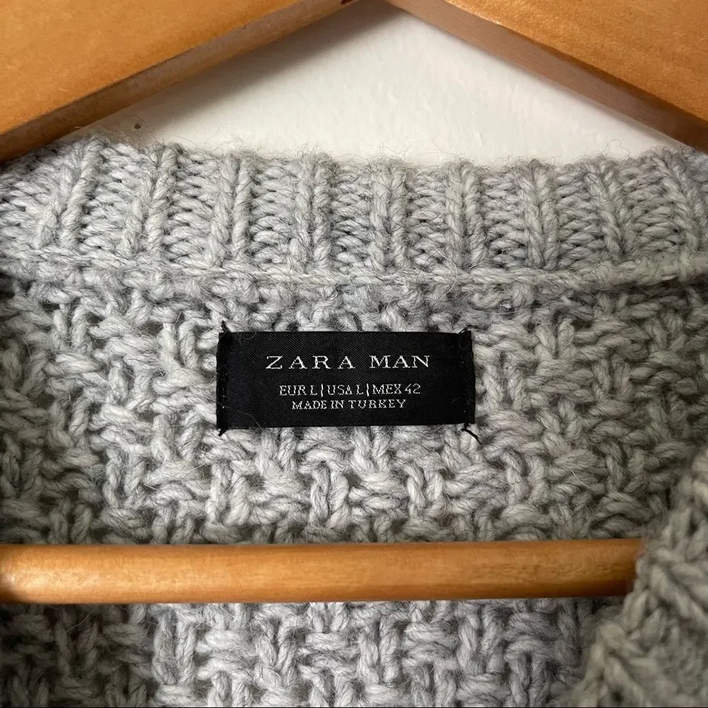 Zara Man Gray cable knit oversized winter sweater size Large preowned
